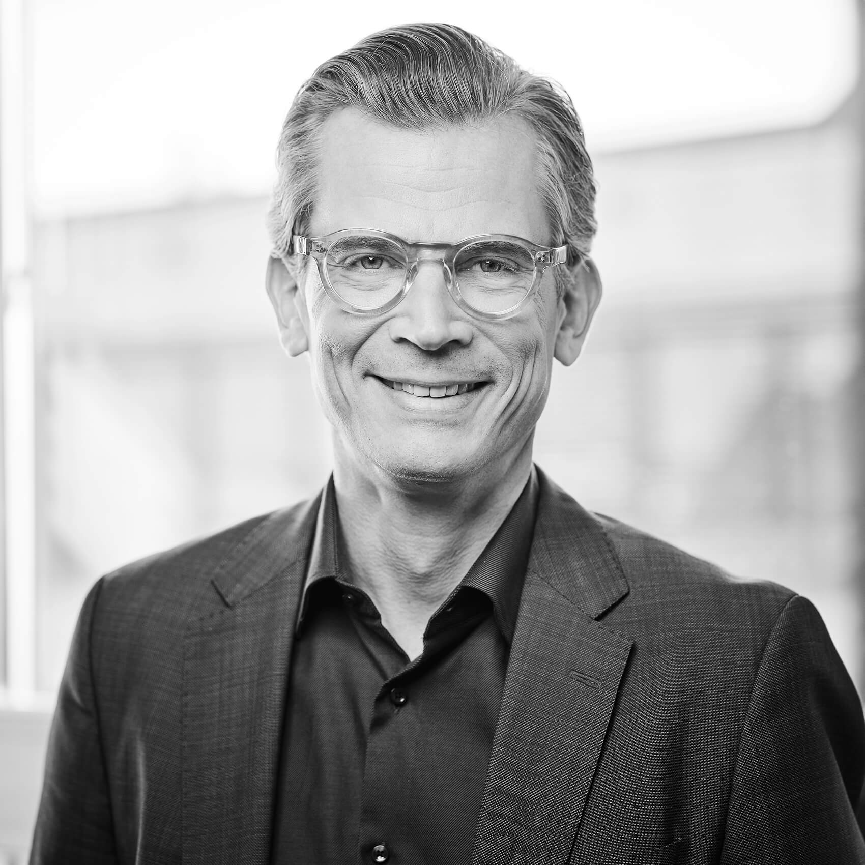 Portrait: Jan Philipp Götting, Position: Standortleiter Hamburg